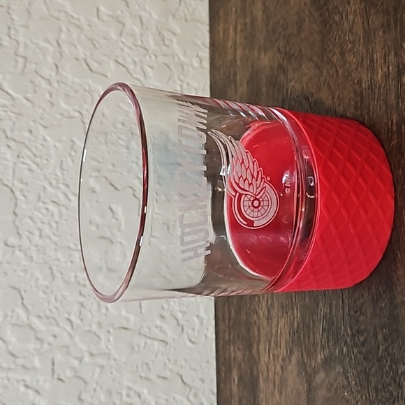 Great American Products- Detriot Redwings Rocks‎ Glass - Picture 1 of 3